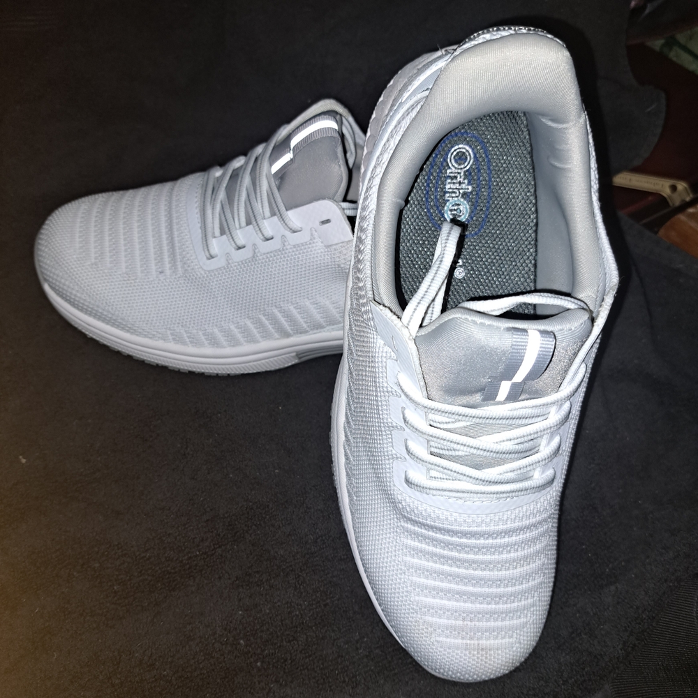 Orthofeet Women's White Athletic Shoes